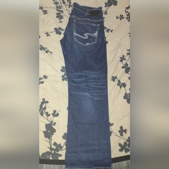 Silver Jeans - Picture 2 of 3